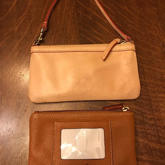 Pair of Dooney and Bourke wallets/clutches - Picture 2 of 4